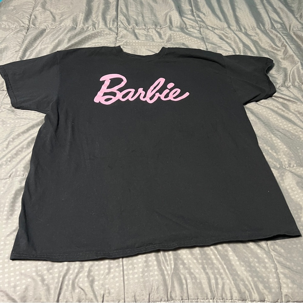 Barbie Pink Logo Black T-shirt Mens Unisex Size XL